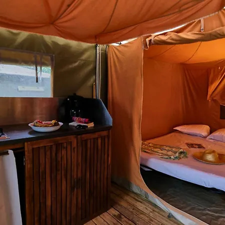 Campsite Domaine Les Chenes Blancs 3*